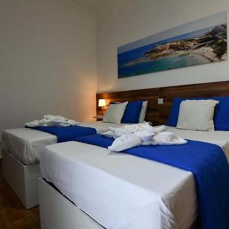A Bed Of Roses Apartment Marsalforn Bagian luar foto