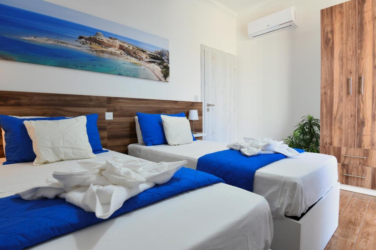 A Bed Of Roses Apartment Marsalforn Bagian luar foto