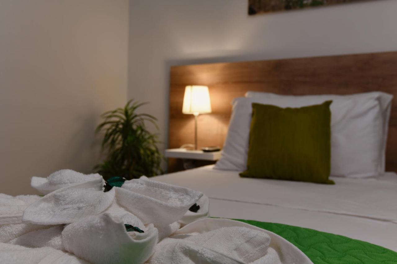 A Bed Of Roses Apartment Marsalforn Bagian luar foto