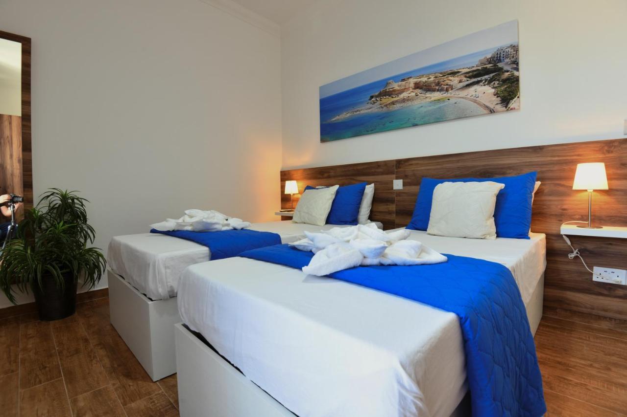 A Bed Of Roses Apartment Marsalforn Bagian luar foto