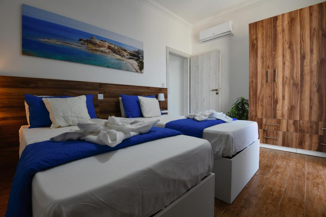 A Bed Of Roses Apartment Marsalforn Bagian luar foto